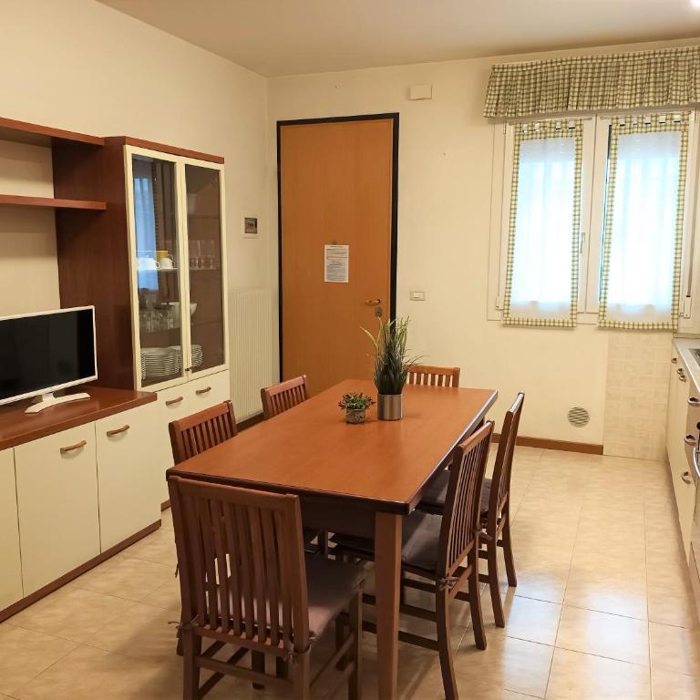 Trilocale piano terra con doppi servizi Piazza Aurora 100m dal mare - Family Apartment - Two-Bedroom Apartment - 13