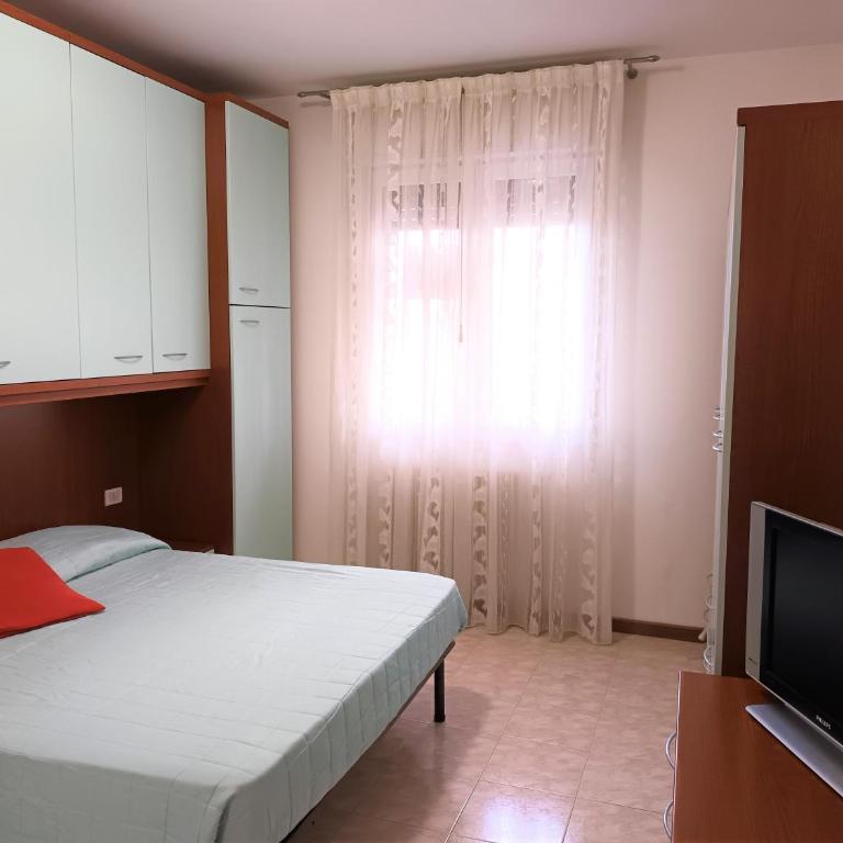 Trilocale piano terra con doppi servizi Piazza Aurora 100m dal mare - Family Apartment - Two-Bedroom Apartment - 17
