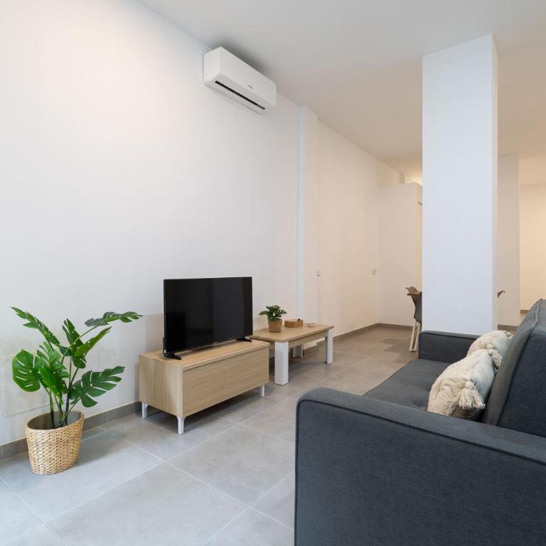 Cosy studio near AVE station - Apartamento - 3
