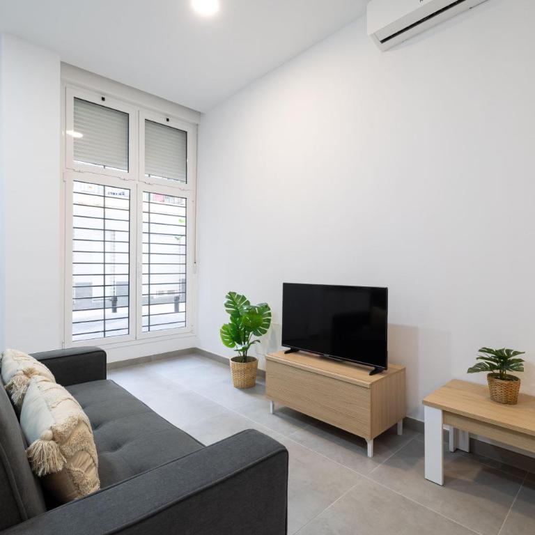 Cosy studio near AVE station - Apartamento - 2