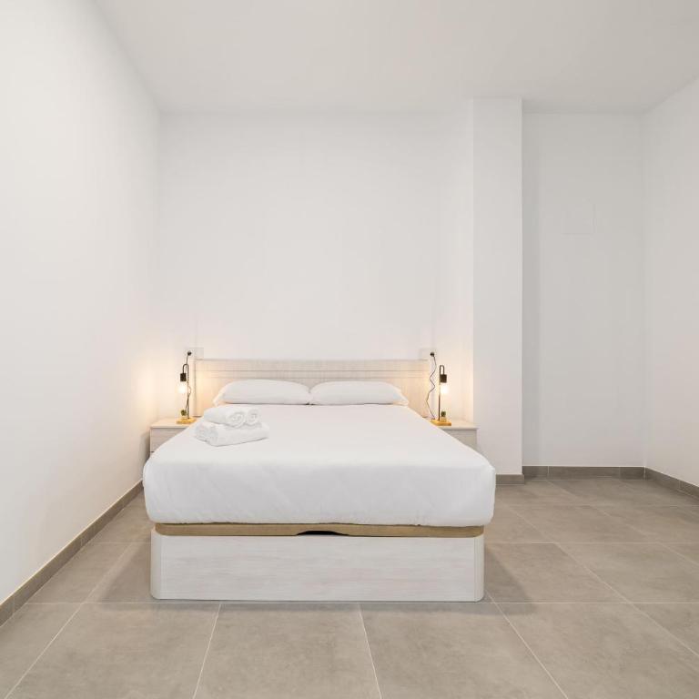 Cosy studio near AVE station - Apartamento - 17