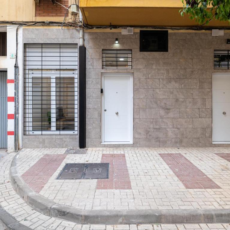 Cosy studio near AVE station - Apartamento - 24