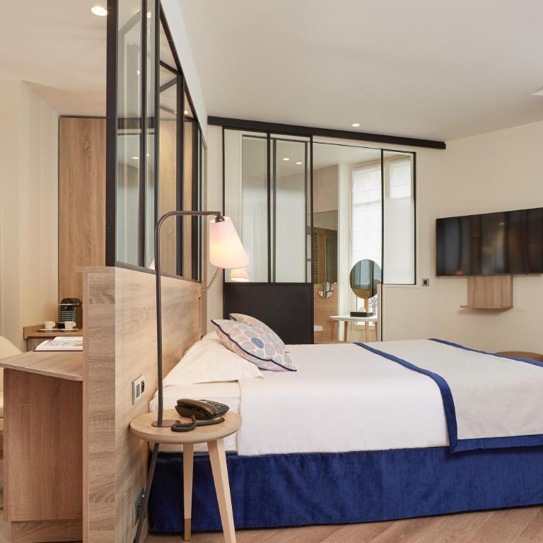 Hôtel de Sévigné - Chambre Triple Deluxe - 1