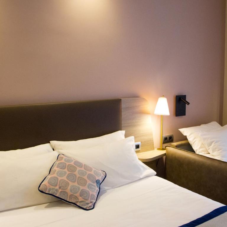 Hôtel de Sévigné - Chambre Triple Supérieure - 2