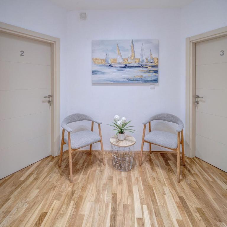 Spa King Apartments 3 - One-Bedroom Apartment - 13