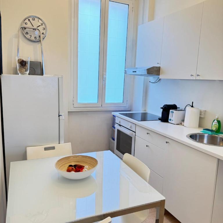 Sunny Home in Rome - Appartamento con 2 Camere da Letto - 11