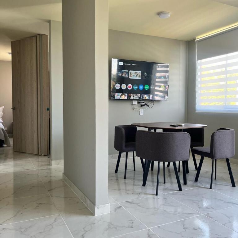Moderno Apt en Reserva del Peñón en Girardot - Three-Bedroom Apartment - 4