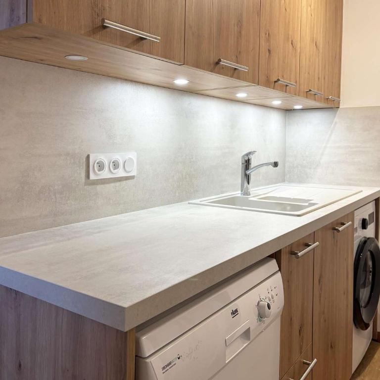 Appartement Confort 6 pers, 2 pièces, Balcon, Cheminée, Accès direct aux pistes - FR-1-322-451 - Apartment (6 Erwachsene) - 11