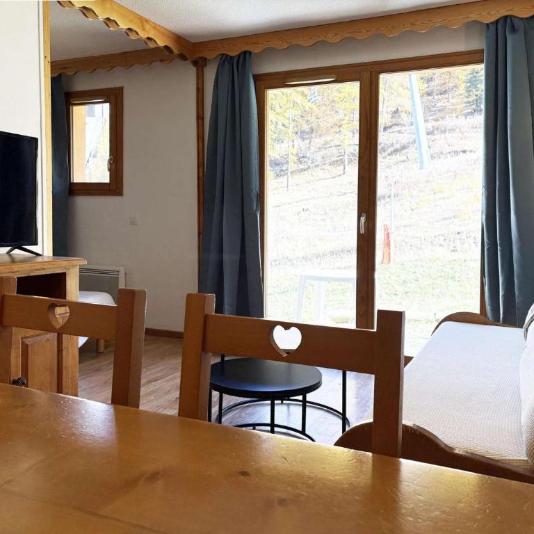 Appartement spacieux pour 6 avec piscine et sauna aux Orres - FR-1-322-648 - Apartment - 10