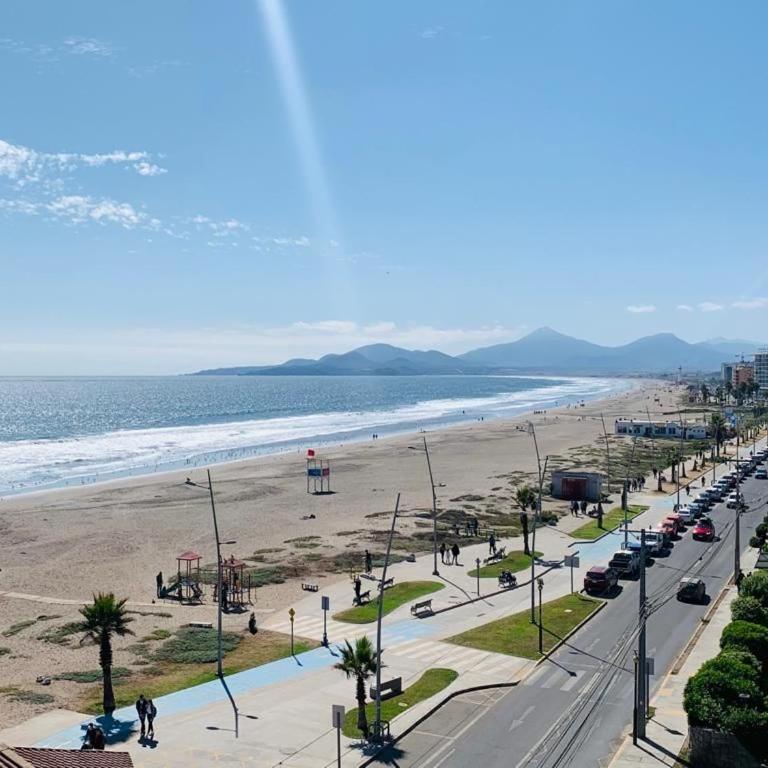 Refugio frente al mar en La Serena - Three-Bedroom Apartment - 1