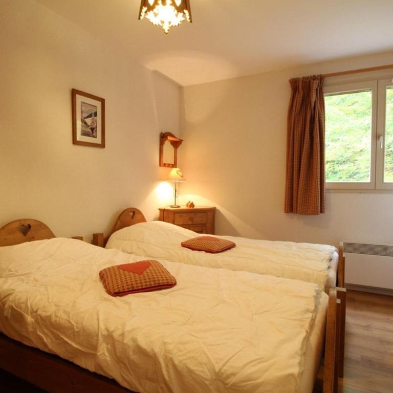 Appartement de 45m² avec balcon, 5 couchages, à 300m des pistes et commerces, bien équipé - FR-1-572-103 - Appartement - 4