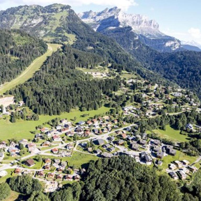 Appartement de 45m² avec balcon, 5 couchages, à 300m des pistes et commerces, bien équipé - FR-1-572-103 - Appartement - 9
