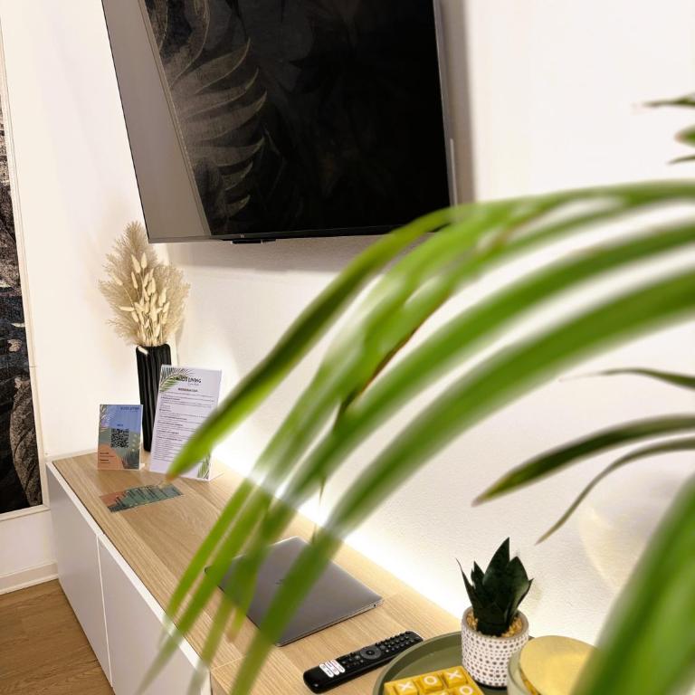 ELIOS LIVING - Parcheggio Privato, Vicino al centro, 200m dal Mare - Appartamento Superior con 1 Camera da Letto e Balcone - 49