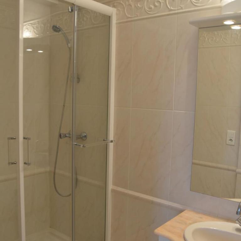 HYPER CENTRE TOURS avec Parking - Appartement 1 Chambre - 3
