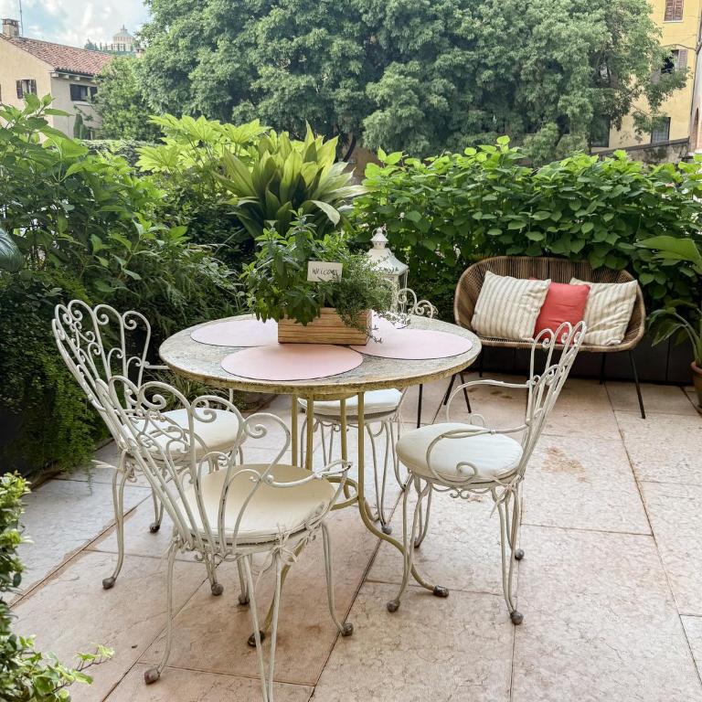 La Dolce Vita Boutique Apartment Elegant Terrace Ponte Pietra - Appartamento con Terrazza - 66