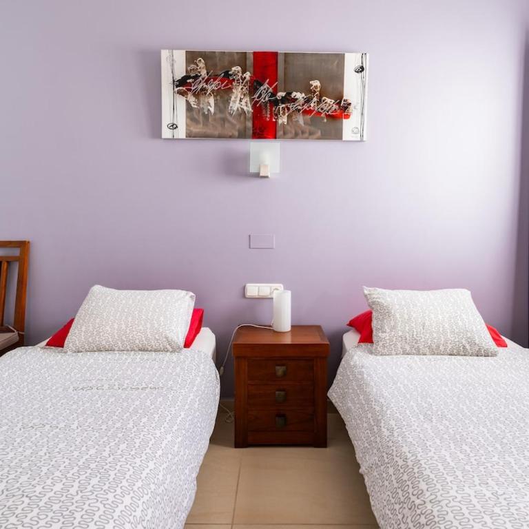 3 bedroom villa with pool and jacuzzi - Three-Bedroom Villa - 47