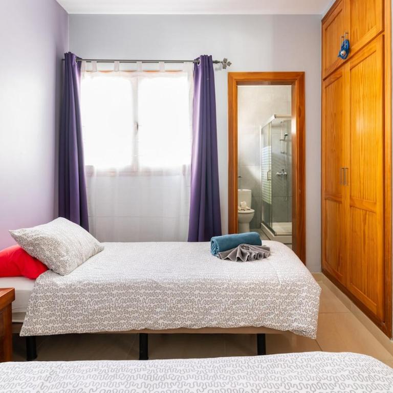 3 bedroom villa with pool and jacuzzi - Three-Bedroom Villa - 49