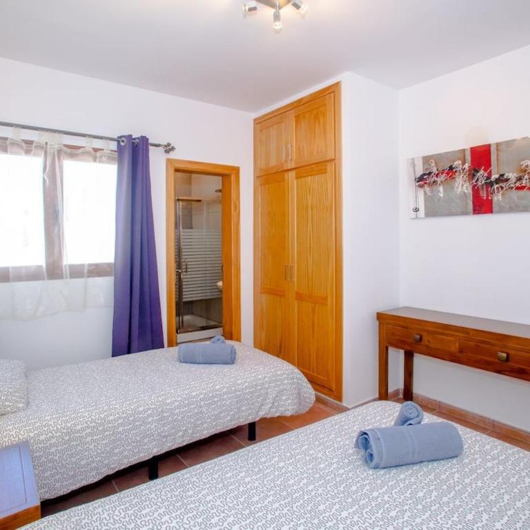 3 bedroom villa with pool and jacuzzi - Three-Bedroom Villa - 50