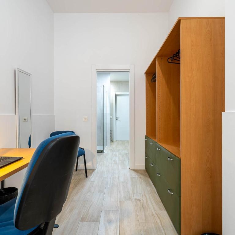 Elegante loft en Almería con zona de trabajo - Apartamento de 1 dormitorio - 35