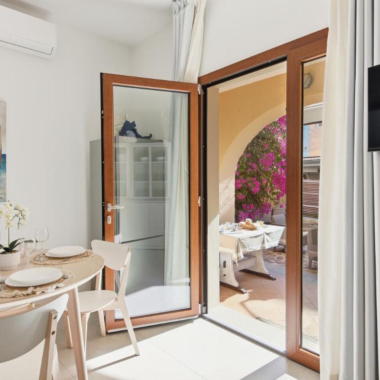 Residence Moresca , Appartamento Tavolara con Giardino e Vista Mare a 80 mt dalla Spiaggia - Appartamento con 1 Camera da Letto - Lato Mare - 3