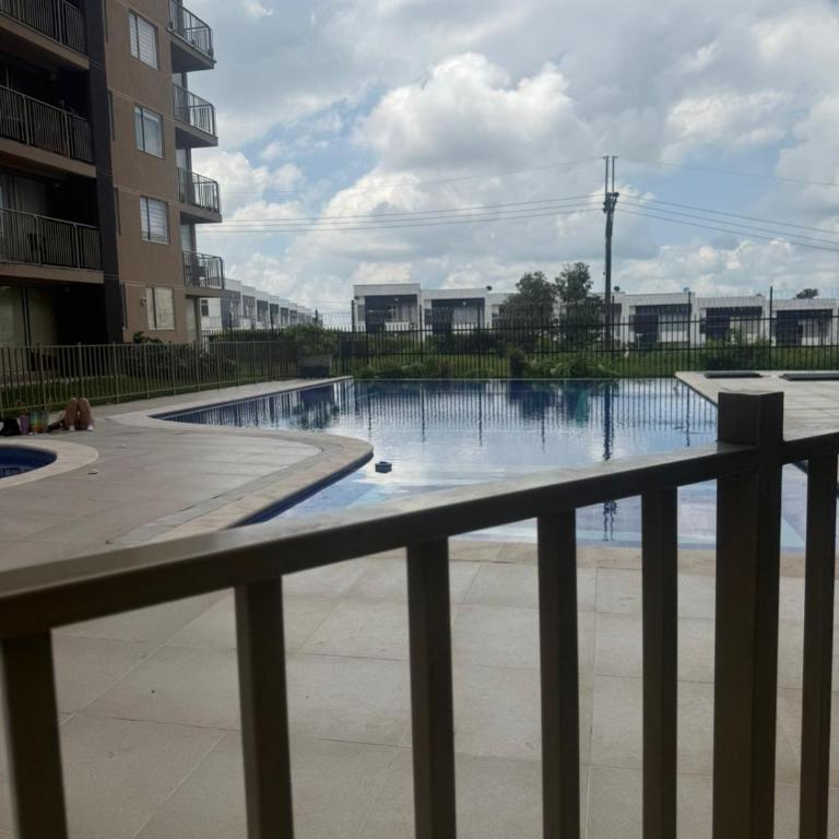 Ubicación privilegiada, lujo y confort en Armenia - Apartamento de 3 dormitorios - 41