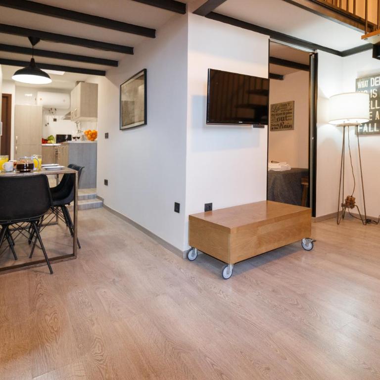 Cozy Equipped Duplex in Poblenou Ideal for 4 Guests and Close to Public Transport - Apartment - 1