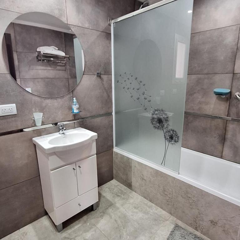Departamento con balcón, hasta 4 personas, en Tandil, a metros de la plaza principal, con wi fi - Apartamento de 1 dormitorio - 12