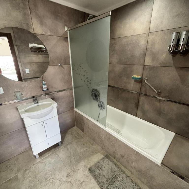 Departamento con balcón, hasta 4 personas, en Tandil, a metros de la plaza principal, con wi fi - Apartamento de 1 dormitorio - 11