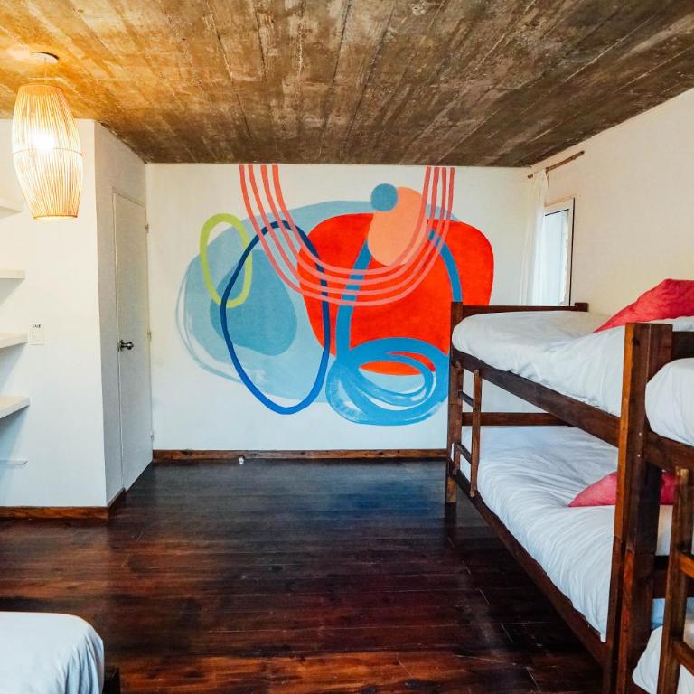 Ostelina Guest House - Bed in 6-Bed Dormitory Room - 2