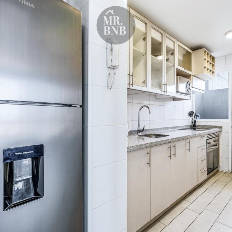 Morandé Apartments by MR BNB - Three-Bedroom Apartment with Mountain View - 8