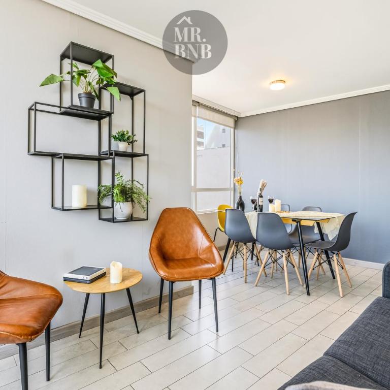 Morandé Apartments by MR BNB - Three-Bedroom Apartment with Mountain View - 10