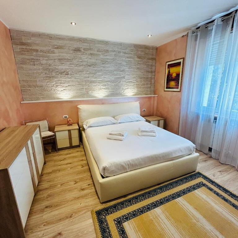 Urban Home Verona - Three-Bedroom Apartment - 30