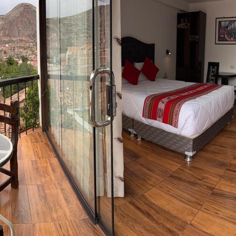 Hotel Quilla - Habitación con cama grande y balcón - 6