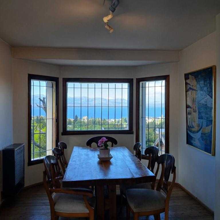 Casa con Increíble Vista al Lago (Michay) - Casa de 5 dormitorios - 13