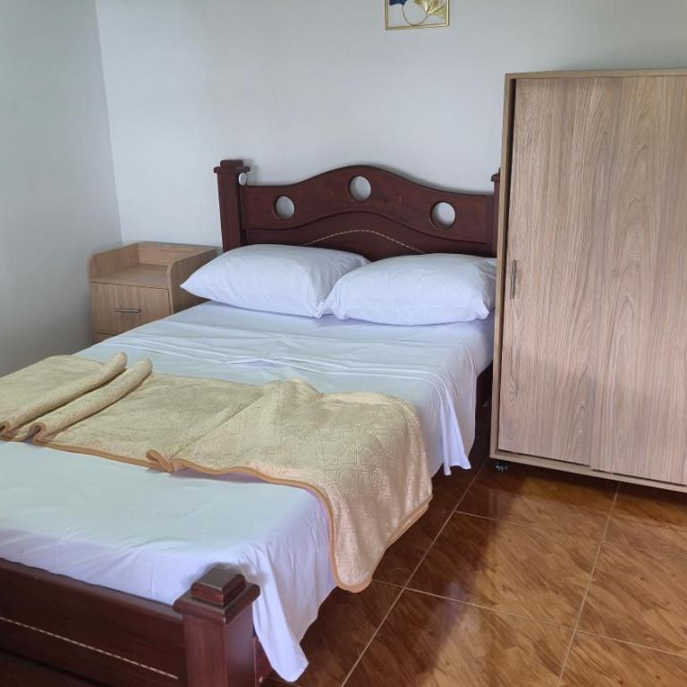 Villa Isabel - Vista Panorámica, Piscina y BBQ - Deluxe Room (2 Adults + 1 Child) - 1
