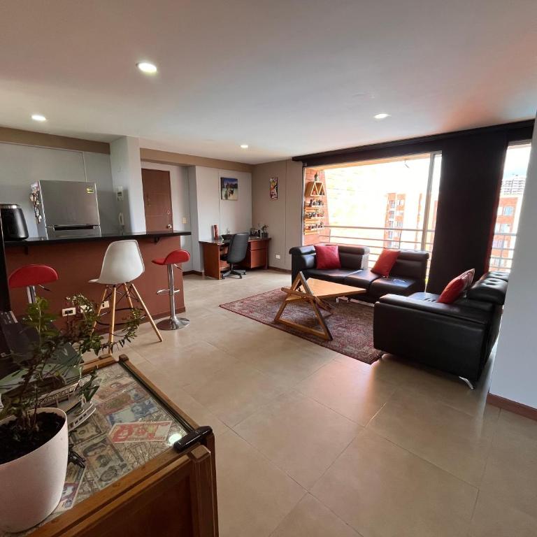 Apartamento amoblado nuevo - Apartamento con vistas a la piscina - 2