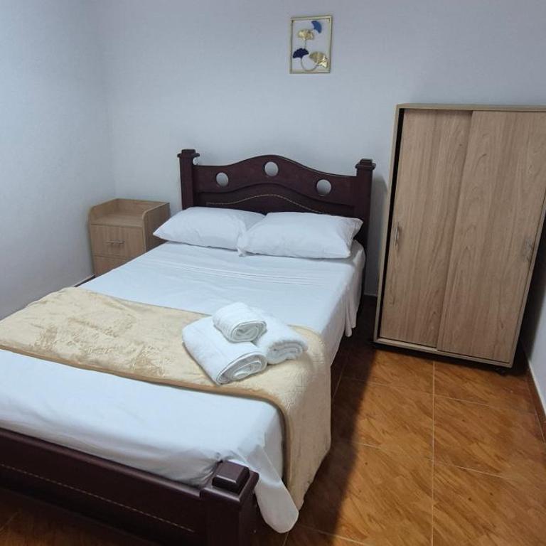 Villa Isabel - Vista Panorámica, Piscina y BBQ - Deluxe Room (2 Adults + 1 Child) - 3