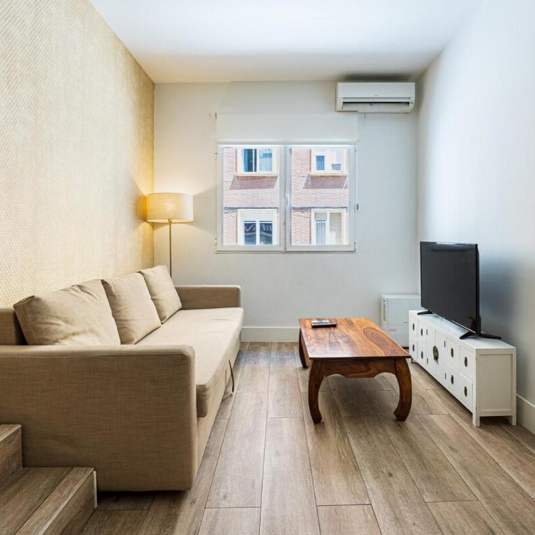 Central Bungalow - Luxury Stay - Near El Retiro - One-Bedroom House - 5