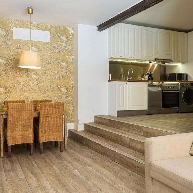 Central Bungalow - Luxury Stay - Near El Retiro - One-Bedroom House - 10