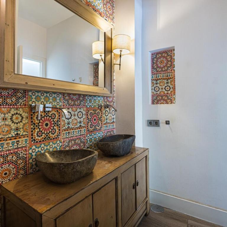Central Bungalow - Luxury Stay - Near El Retiro - One-Bedroom House - 24