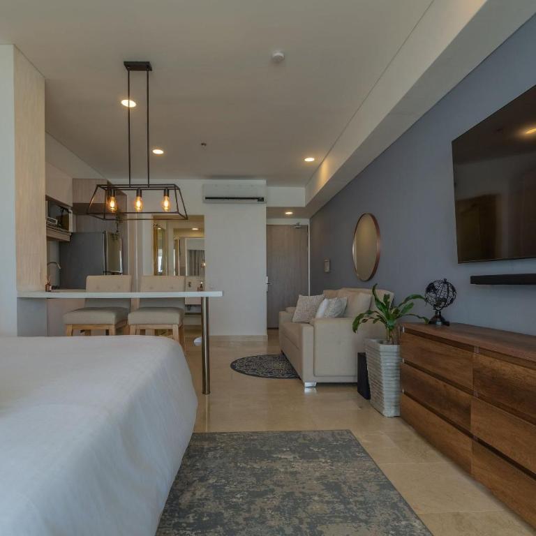 New exclusive beachfront condo - One-Bedroom Apartment with Balcony and Sea View - 15