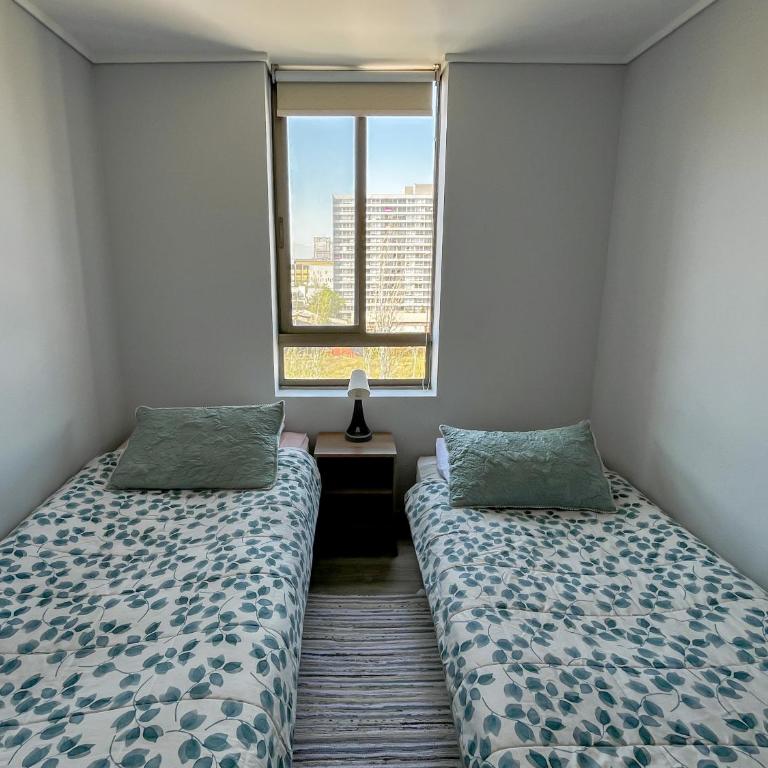 Alojamiento moderno y bien conectado a pasos del Metro y centros urbanos - Two-Bedroom Apartment - 8
