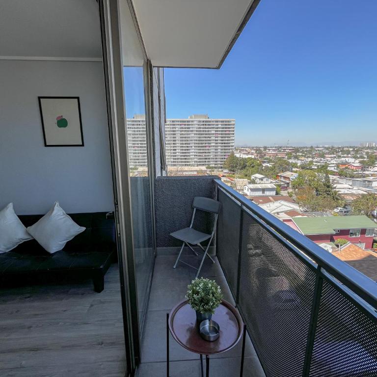 Alojamiento moderno y bien conectado a pasos del Metro y centros urbanos - Two-Bedroom Apartment - 4