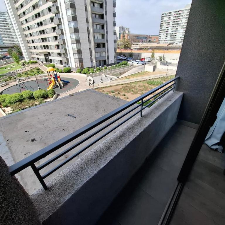Alojamiento moderno y bien conectado a pasos del Metro y centros urbanos - One-Bedroom Apartment - 3