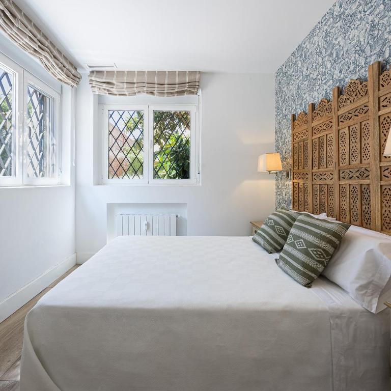 3BR Central Madrid Gem - Rare Private Garden - Three-Bedroom House - 20