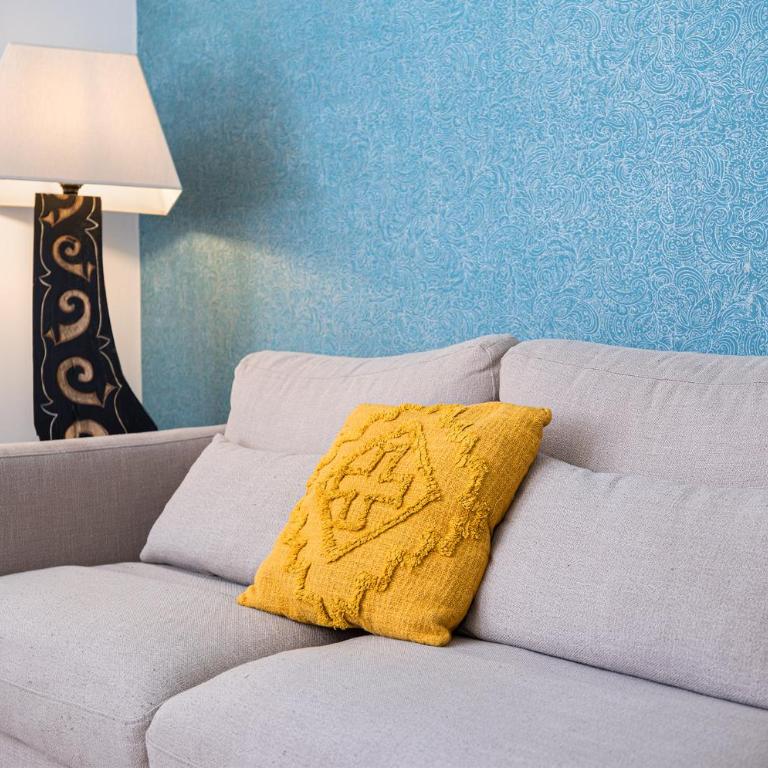 3BR Central Madrid Gem - Rare Private Garden - Three-Bedroom House - 8