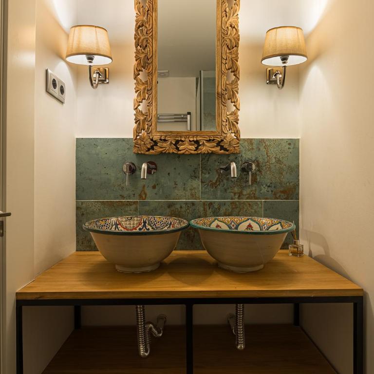 3BR Central Madrid Gem - Rare Private Garden - Three-Bedroom House - 49