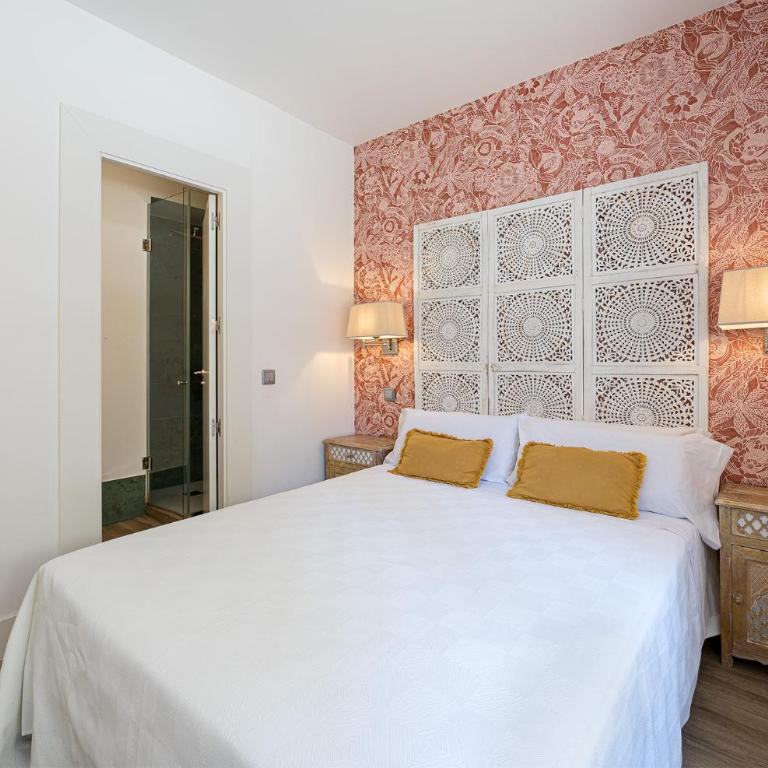 3BR Central Madrid Gem - Rare Private Garden - Three-Bedroom House - 41