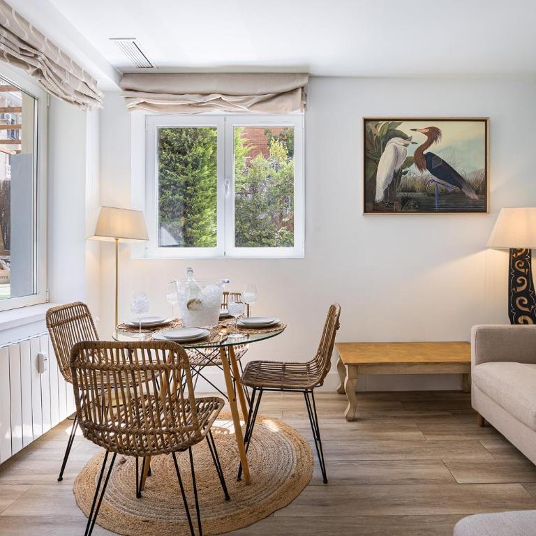 3BR Central Madrid Gem - Rare Private Garden - Three-Bedroom House - 3
