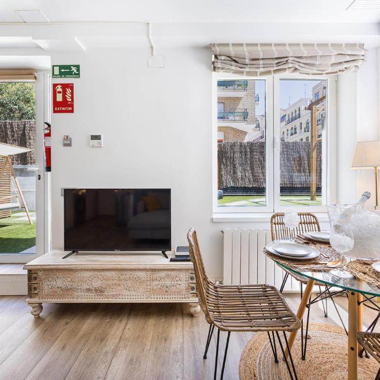 3BR Central Madrid Gem - Rare Private Garden - Three-Bedroom House - 7